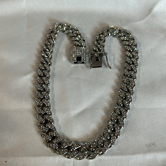 16” Rhinestone Unisex Cuban Link Necklace.  Stainless Steel Silver Tone. NWT - Picture 6 of 6